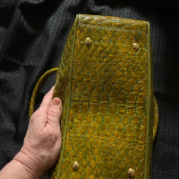MCM 💯💢💚 RARE AUTHENTIC Green Crocodile-Embossed Handbag with Gold Chain - Picture 3 of 7